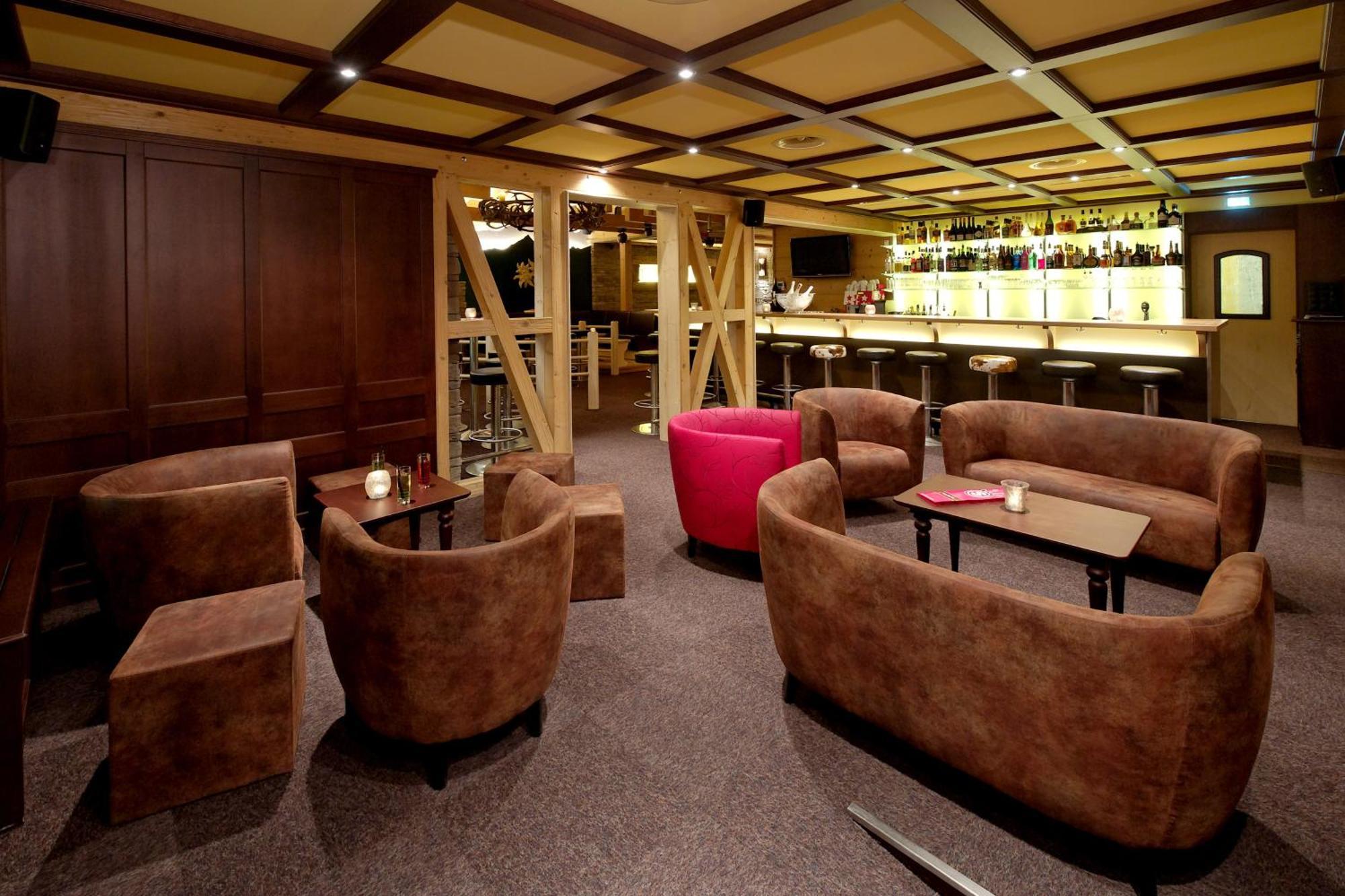 Hotel Walliserkanne Grächen Kültér fotó