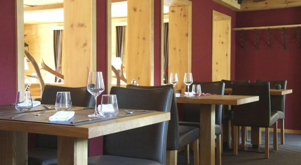 Hotel Walliserkanne Grächen Kültér fotó